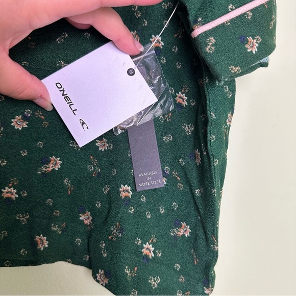 O'Neill Green Pink Floral Button Down Sleep Shirt NWT Women's Size Small - Picture 8 of 9